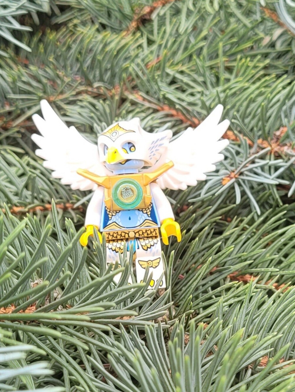 LEGO Legends of Chima Eris Minifigure Heavy Armor Pearl Gold loc037
